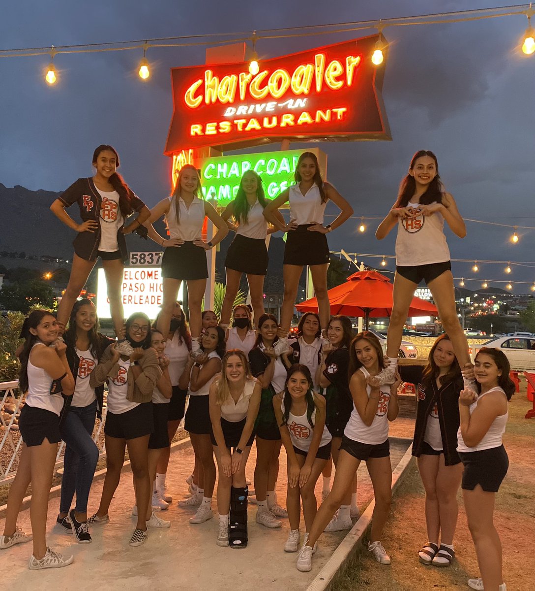 EPTigerCheer's tweet photo. We had a great turnout at our Charcoaler Fundraiser! Thank you to everyone who joined and supported El Paso High Cheer! #muchlove 🧡🖤🤍🐯📣🧡🖤🤍 https://t.co/oxFlfTeRd1