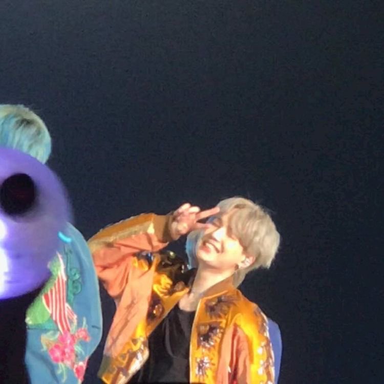 yoongisarchive's tweet photo. yoongi + concerts :( https://t.co/BcpvZE0SUX