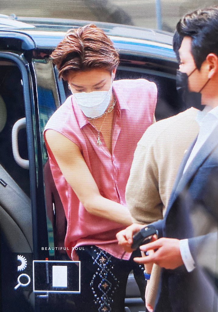 jubshttps_'s tweet photo. #yuta #pisou muito com esse outfit.
lacrudo dms vcs nรฃo entenderiam.
ele sempre tem os melhores looks #faleitoleve https://t.co/F6FDb4ajlJ