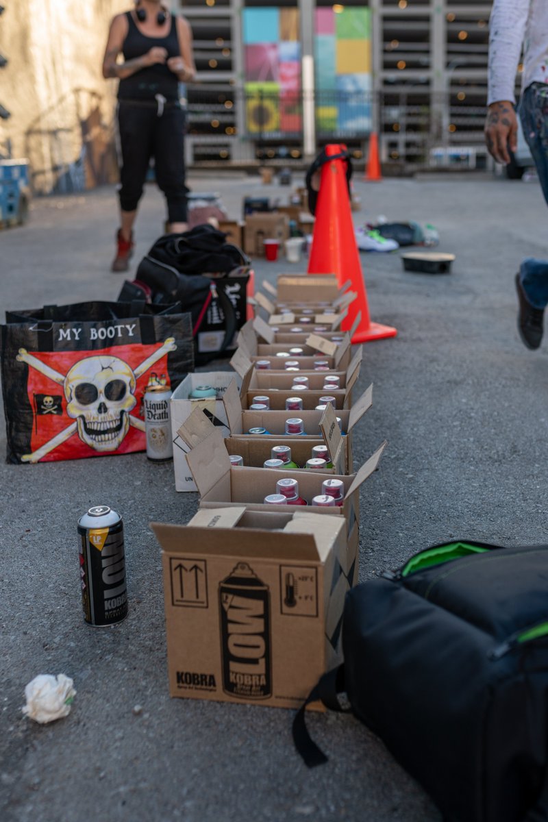 zenextremist's tweet photo. #SpraySeeMo mural festival is in full swing. Here are a few shots from yesterday's progress

Had a blast getting to hang out and have some beverages with the artists last night

#mural #streetart #kccrossroads @VisitKC https://t.co/6e6rogylQ2