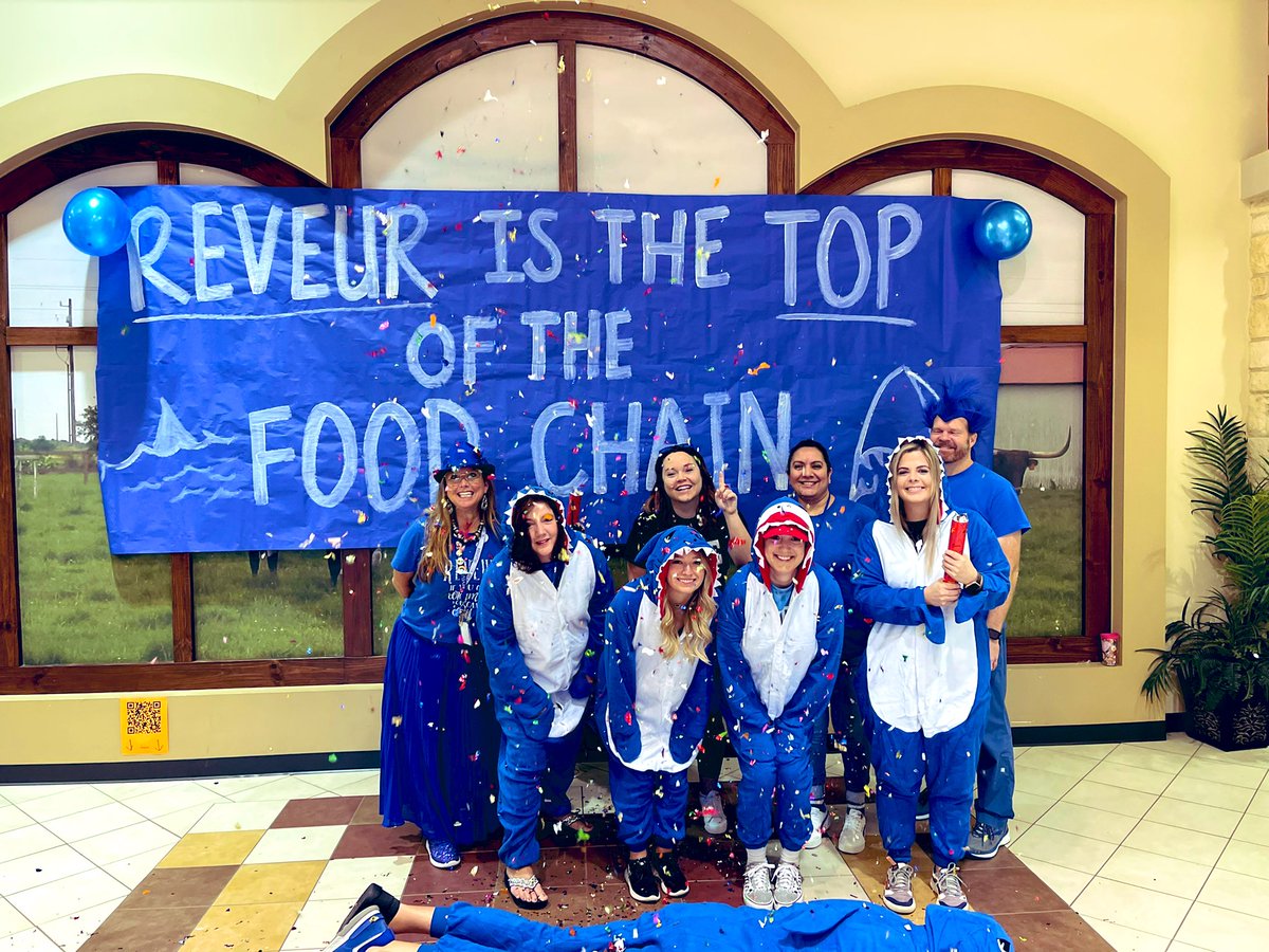 MrFraserPRMS's tweet photo. When Reveur kicks off that House Magic with a secret color out day and longhorn loop transformation @RyonMiddle ๐ ๐ฆ ๐ฅ Love where you work and the people you spend a TON of time with! #HouseMagic #AintNoBabySharks #PRMSRocks #Reveur #HouseSystem https://t.co/BLMc3bFK9n