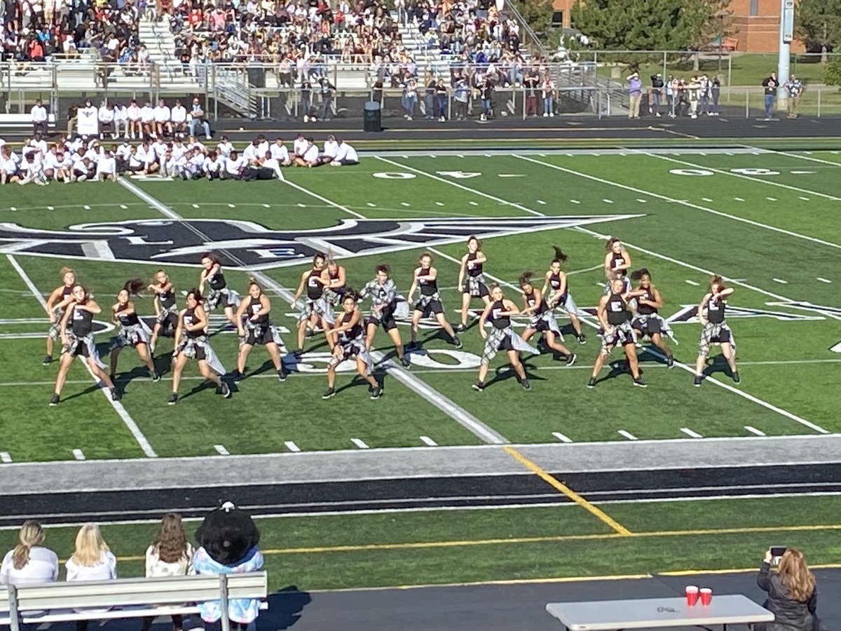 LakotaEastAD's tweet photo. 2021 Homecoming Pep Rally is underway! Great job to both our cheerleaders and dance team on great performances! @EAST_HAWKS https://t.co/2ThV45WDyA