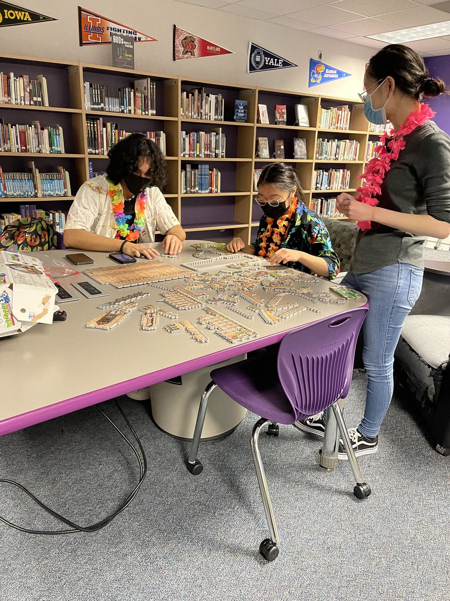 KerrLibrary's tweet image. A very challenging 3D puzzle of Hogwart’s. #harrypotter #makerspace @AliefKerr @Alief_Libraries