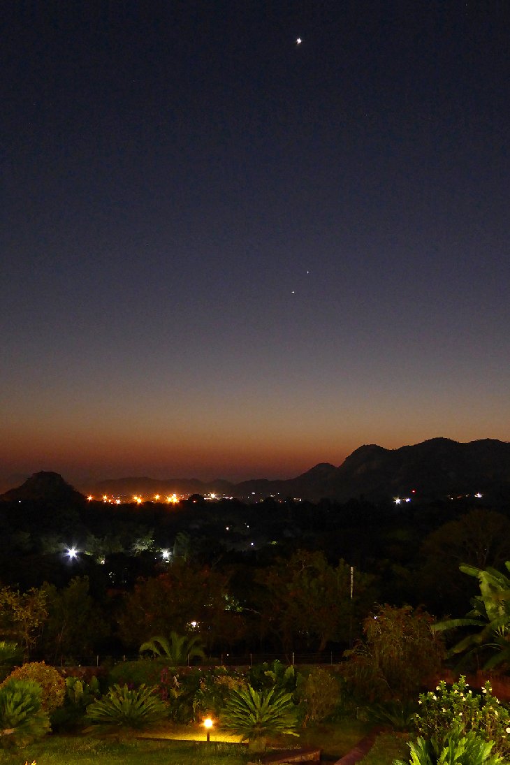 StellarInsights's tweet photo. Mercury-Spica Conjunction below Venus ~ Taken by Peter Lowenstein on September 23, 2021 @ Mutare, Zimbabwe https://t.co/2emtFzwiql