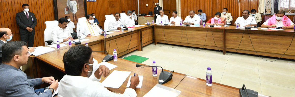 TelanganaCMO's tweet image. అసెంబ్లీలో స్పీకర్ శ్రీ పోచారం శ్రీనివాస్ రెడ్డి అధ్యక్షతన ఇవాళ జరిగిన బిజినెస్ అడ్వైజరీ కమిటీ (బీఏసీ) సమావేశంలో పాల్గొన్న సీఎం శ్రీ కేసీఆర్, మంత్రులు శ్రీ ప్రశాంత్ రెడ్డి, శ్రీ హరీశ్ రావు, శ్రీ నిరంజన్ రెడ్డి, శ్రీ కొప్పుల ఈశ్వర్, శ్రీ గంగుల కమలాకర్ మరియు ఇతర పార్టీ నాయకులు.