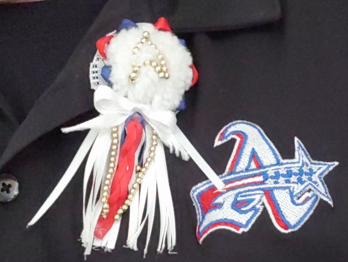 MisterTorg's tweet photo. Probably the smallest Mum you'll see for Homecoming.  Let's say it's the minimum. #BlazerNationUnited #hoco2021 https://t.co/3MrezZmPcR