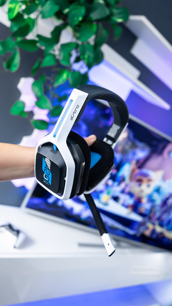 0gCns0's tweet photo. Speaker or headset? 🎧 this is the @ASTROGaming a20 wireless gaming headset. 
Some features: flip to mute mic, choose between 3 audio presets, 15+ hrs of battery life, PS5 compatible, extremely comfortable!
#ASTRO #gaming #PS5 #PS4share https://t.co/l2YIYl8jwz