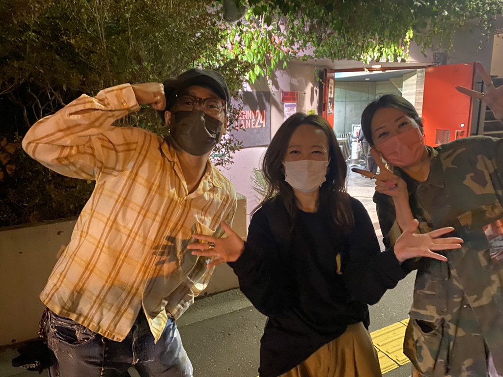 nakamura_emi's tweet photo. 🌾 Momi TOUR1日目
札幌PENNY LANE 24 
2年ぶりのツアーワンマンでお客さんがいるなんて久々すぎて、嬉しさとドキドキとですごい初日でした。
温かいお客様、私達の挑戦を受け止めて「ここから24箇所行ってらっしゃい」と背中を押してもらった気がしました。ブログにまた書きます。ひとまずお礼まで！ https://t.co/jqkT0i74D0