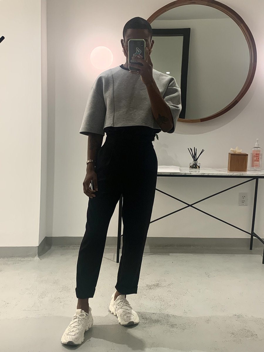 archvpelago_'s tweet photo. Wanted to show Twitter how cute I’ve been at work during market week. ✨ https://t.co/DxU5e6W4Fc