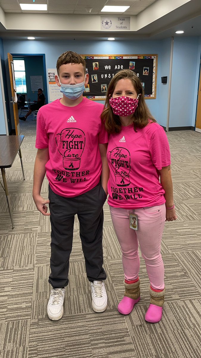 BeckyTippit's tweet photo. #pinkout #collegegoweek #WarrenWill #RProcks We have found each other as we walk the halls supporting cancer awareness. Miss you mom! Stay strong dad- love you! https://t.co/OAHaBpdlNy