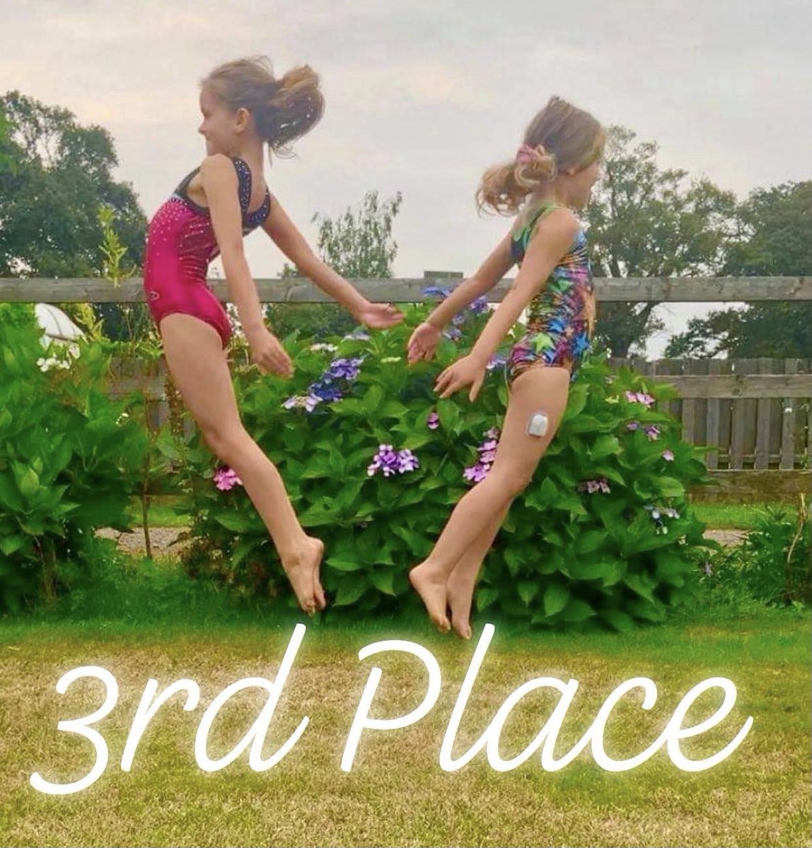 HadleighStars's tweet photo. 3rd Place in our ‘Flight’ photo competition goes to sisters Lilly &amp; Mia, for this lovely heart shaped joint entry. Tricky timing &amp; shape required to capture this image. Well done girls. 💜 https://t.co/05kdfxVEcI