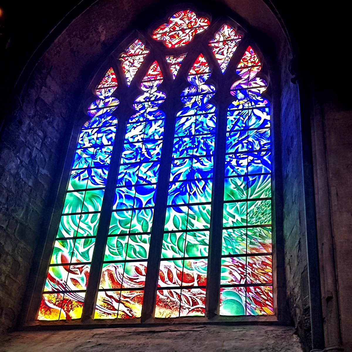 DCathFriends's tweet photo. The Illumination Window at #DurhamCathedral was designed and created by Mel Howse and is dedicated to @DurhamUniversity student, Sara Aeron Florence Pilkington. A beautiful window to see for #StainedGlassSaturday.
#StainedGlass #ArtInCathedrals #PlaceOfLight #Students #Durham https://t.co/wUUM97AbpY
