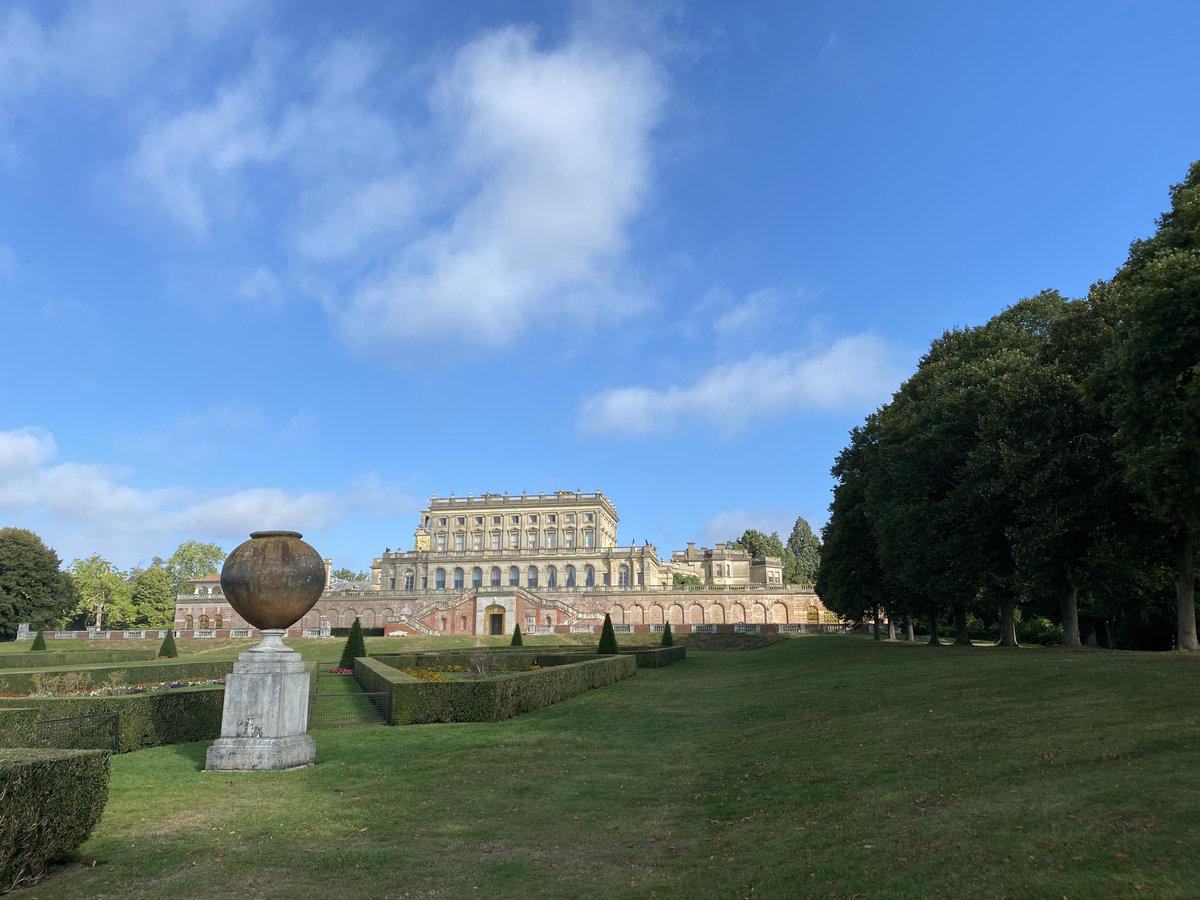 MarianneBevis's tweet photo. River, views, and dahlias/roses in abundance on an early morning walk at ⁦@ClivedenNT⁩ + plus the 200 or so steps down and then up again to enjoy the tow-path. #feelingvirtuous https://t.co/dGu9gsmeBw