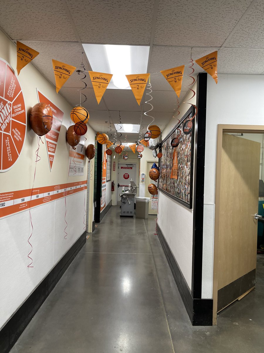 TammyLu4's tweet photo. Ready to celebrate our success! 🤑🥳🎉Having fun with sports day! 🏀🏈⚾️ #thd1859 #successsharing @TXLuisMartinez @Aniseta3 https://t.co/w28kMg5kMv