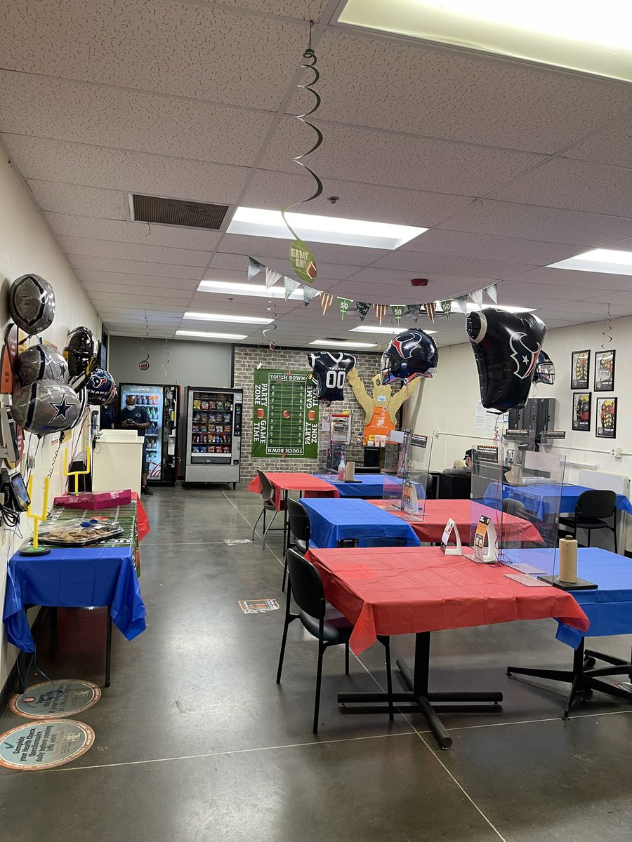 TammyLu4's tweet photo. Ready to celebrate our success! 🤑🥳🎉Having fun with sports day! 🏀🏈⚾️ #thd1859 #successsharing @TXLuisMartinez @Aniseta3 https://t.co/w28kMg5kMv