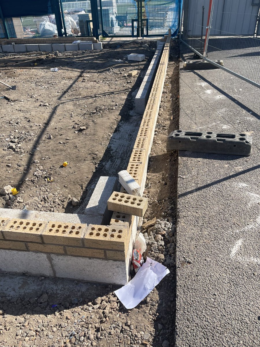 chrismunroe52's tweet photo. Another busy week as @Basfordutdfc & our CFC section Project Clubhouse makes further progress. Now at floor level after a good week ๐. Funded by the @FootballFoundtn FSIF, supported by @NottsFA & using ยฃ25k of @BuildbaseUK building materials won via 2019/20 #buildbase100kdeal ๐ https://t.co/POfZBsrQzK