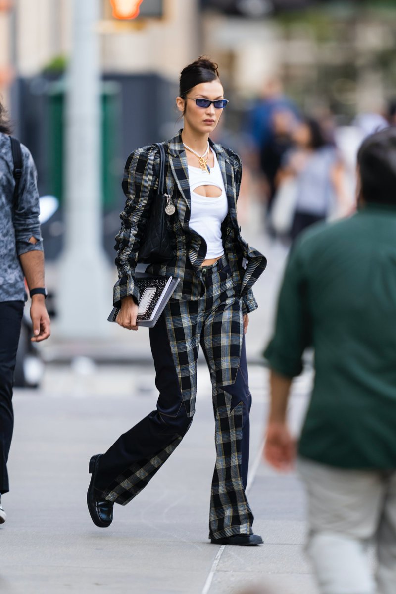 highendhomo's tweet photo. bella hadid channels back to school style in nyc https://t.co/Jzvn50utcD