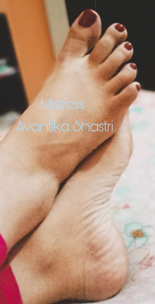 DimpsMistress's tweet photo. On your knees nd bow down to your mistress 👣👣
#indianfemdom 
@indian_pavi
 
@FindomRT8
 
@rt_feet
 
@femdompromoter_
 
@cruel_mistress9
 
@FindomRT8
 
@rt_feet
 
@happyhakke https://t.co/V3Vv1HvGde