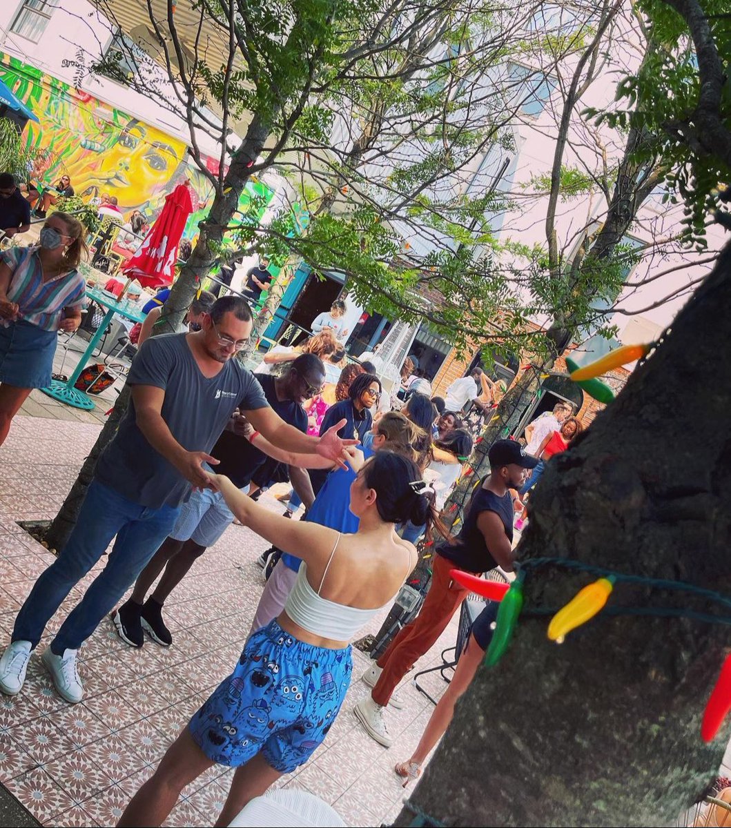 Let's FIESTA this weekend!! Join us this Sunday for our #SaborCitoBrunch featuring @saborlatinoboston 💃 🕺 Complimentary salsa lessons and DJ spinning spicy tunes starting at 11am! -->Link in bio to make secure a reservation 🍳