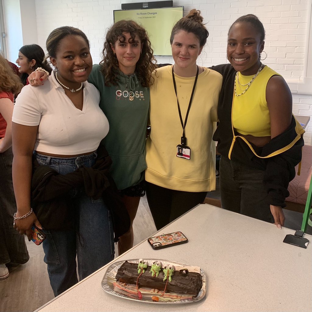 STAHS's tweet photo. Staff vs Student Bake Off for @macmillancancer π§
There were some very creative entries in the cake decorating competition at lunchtime today.
#STAHSSixthForm #MacmillanCoffeeMorning https://t.co/T1NFaPzyyd