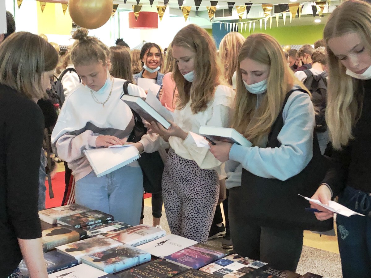 Geslaagd en feestelijk Eerste Vmbo-Boekenbal op PCC Oosterhout, bezocht door 900 #leerlingen #alkmaar #heiloo #bergen #onderwijs #school #vmbo #cpnb