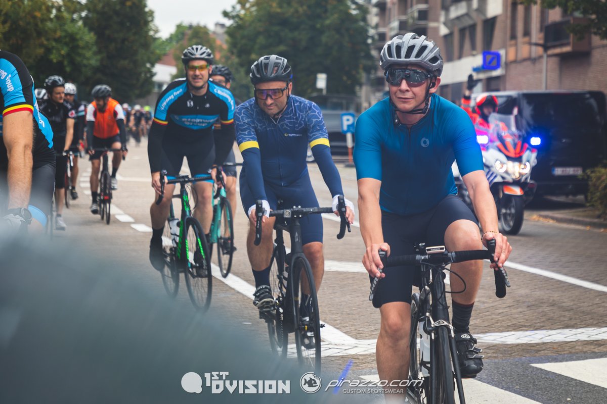 BrainSolutions's tweet photo. Ook deze editie waren we van de partij op Business&amp;Bikes, het jaarlijks event dat ondernemers op sportieve wijze bij elkaar brengt rond een specifiek goed doel. Dit jaar fietsten we met een driekoppige delegatie ten voordele van Scarfit for kids, een programma van @vzwOscare  🌟 https://t.co/ytSTnkyJKo