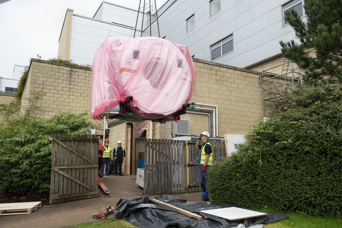 Beatson_Charity's tweet photo. 🚚 Special Delivery 🚚
Our @SiemensHealth MRI scanner has finally arrived! 
Keep your eyes peeled for updates on this exciting delivery over the next few weeks... 👀
#SeeTheDifference #MRIAppeal @NHSGGC https://t.co/cfCdKHN6Pz