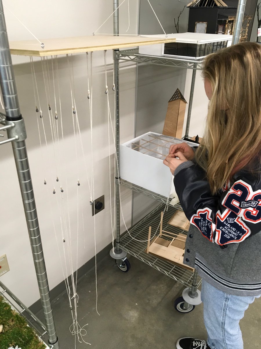 GrctcE's tweet photo. Engineering in Architecture. Can you guess what this is a model of??? (Hint: inspired by a famous spanish cathedral) https://t.co/qUWordYlwY
