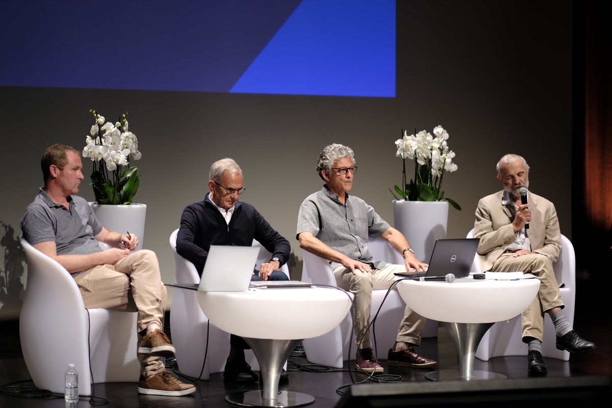 ObsB2Vmemoires's tweet photo. Frédéric Levy, Ludovic Calandreau, Robert Jaffard
et Yves Tillet vont nous parler de l’intelligence animale.
En particulier chez les oiseaux 🐓
#sdlm21 https://t.co/8JFg0CdQRa