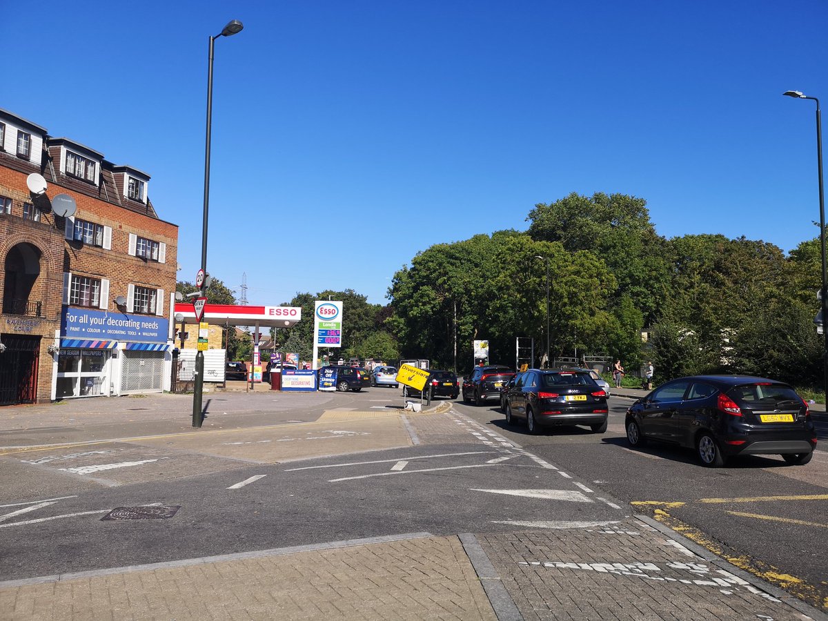 Crazy queue for #Petrol in Morden this afternoon! Why is everyone #panicbuying fuel?!