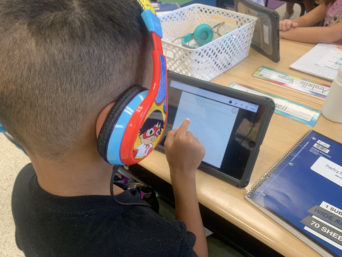 Love the way <a href="/BookCreatorApp/">Book Creator Team</a> opens up accessibility for kids to access information &amp; express themselves! <a href="/HayshirePOWER/">Barb Snare</a> <a href="/sthomascysd/">Susan Thomas</a>