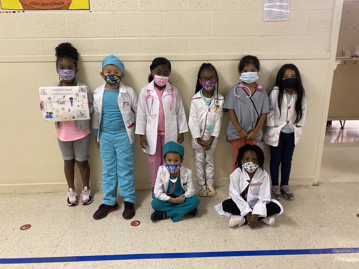 SumnerSeahawks's tweet photo. Our first graders have been learning all about how different community helpers help in out neighborhoods! To wrap up our unit, we dressed as our favorite helpers! #learningtakesyouplaces #seahawkssoar https://t.co/kRUmyML8jM