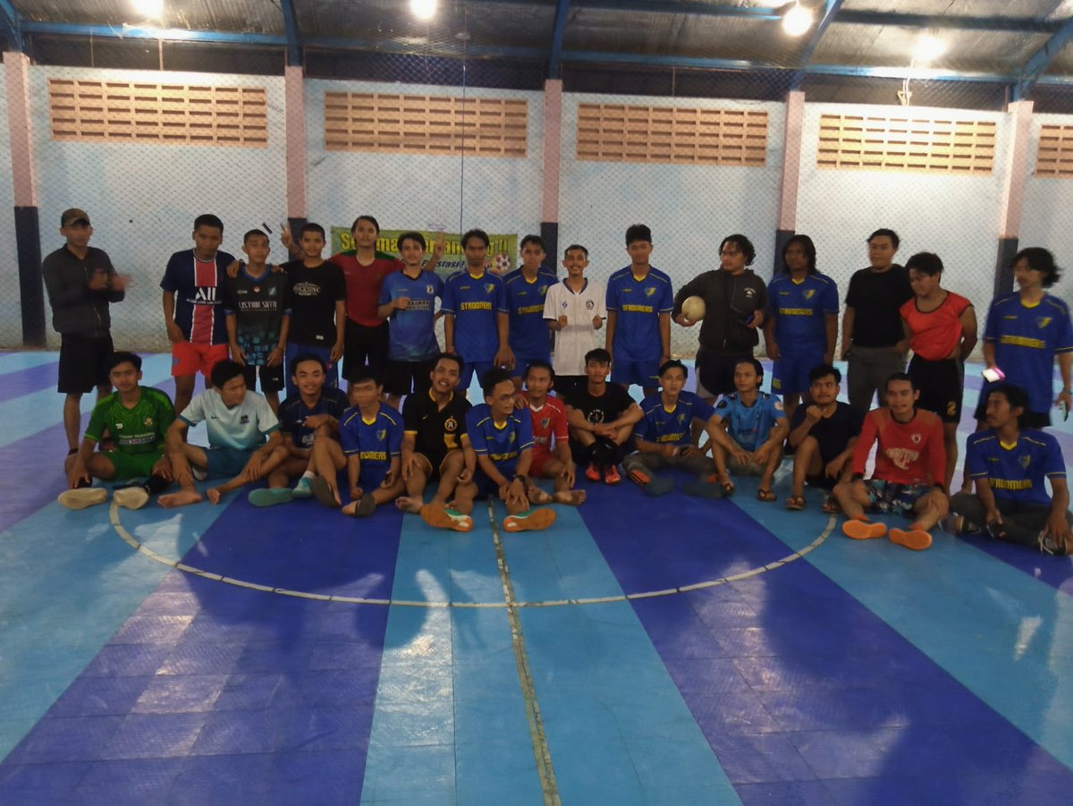 HME_PEI's tweet photo. Alhamdulillah futsal malam ini sudah terlaksana https://t.co/RFtAep1NZH