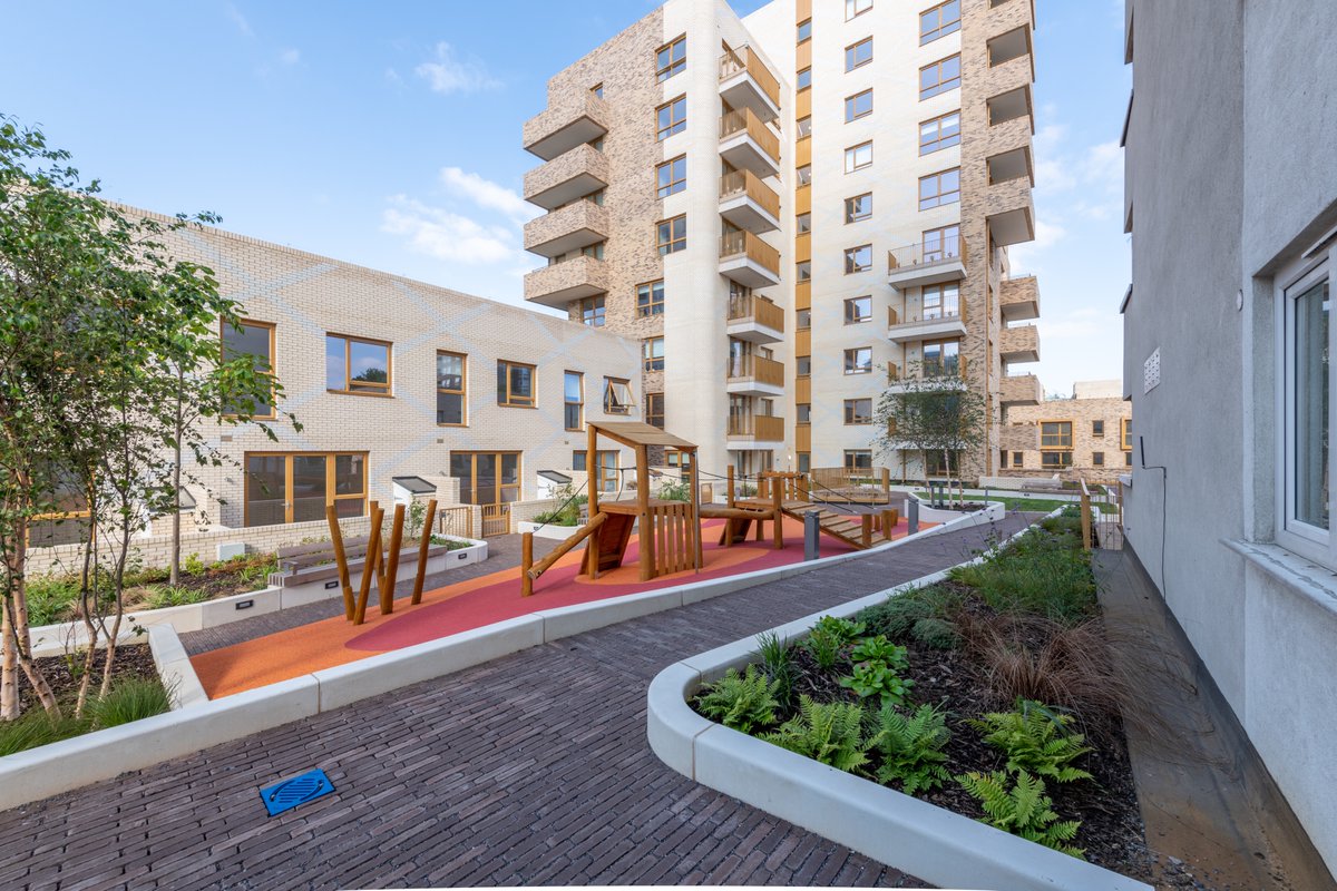 ThamesmeadLDN's tweet photo. 🏘️Our Southmere development has won the 2021 Evening Standard New Homes Award for Best Regeneration project! The first phase of the brand new development comprises 130 new build properties.
Find out more: https://t.co/DwDPH4ciL5

@PeabodyLDN #Thamesmead https://t.co/6aoWgRBmbN