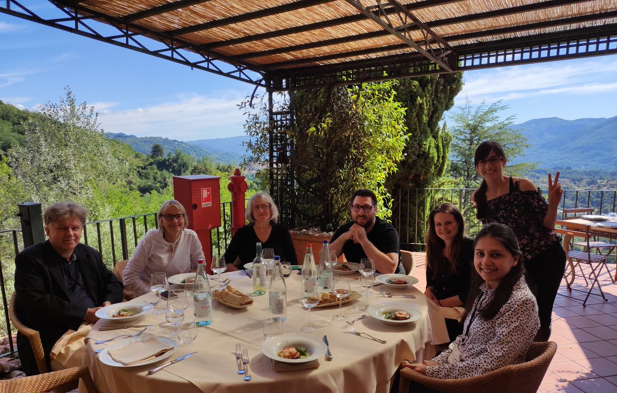 Paulina75138427's tweet photo. Really happy to show our work on plasma-derived #EVs and meet in person again at the 2nd Symposium of #EVIta #Tuscany To know more about our work visit #EVs&amp;MS lab https://t.co/uWY52wnFzE @GabriellaPocsf1 @RamilaMammadova @ManeeaMoubarak https://t.co/KgnmAa9koT