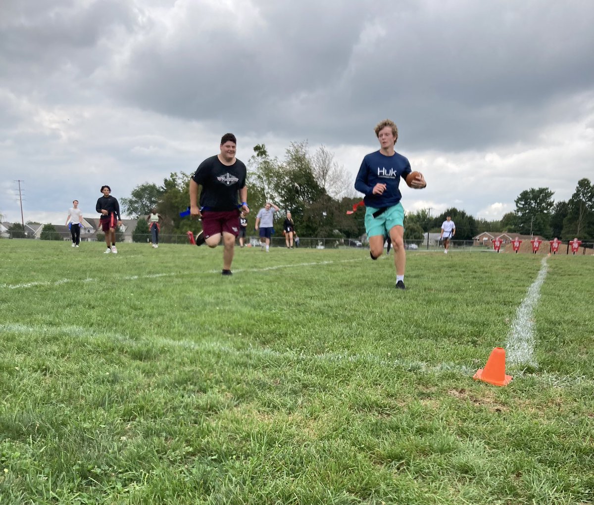 MASHPhysEd's tweet image. It’s football Friday! 🏈 #mashpe