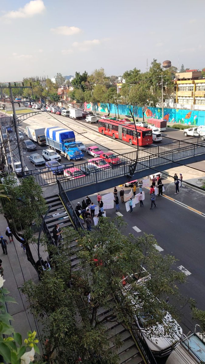 israbarrera's tweet photo. Donde están @Claudiashein @IztacalcoAl para poner orden. Troncoso y Centeno, Granjas México, solicitan apoyo para permitir instalación de toma de agua por parte de @SacmexCDMX ya qué vecinos aledaños se oponen. https://t.co/Bq5kAEbm6n