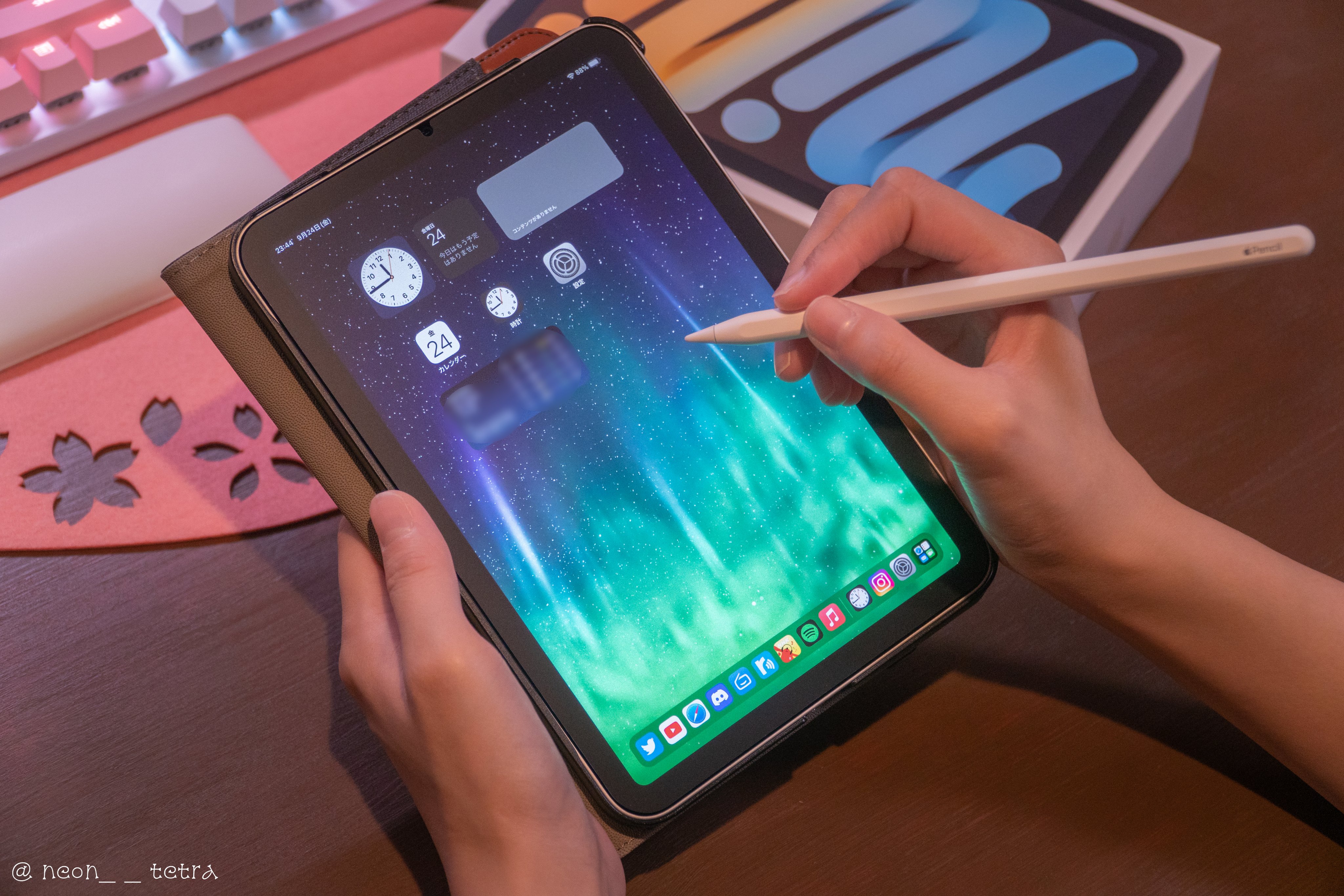 ねおん 新人看護師 そう このサイズ感ですよ Ipad Mini 6やっぱり神だあああ 前回のipad Air 4で設定していた壁紙とかラジオアプリとかも全部引継ぎされているし ぬああああああん Ipadmini6 T Co K3yjcvndkf