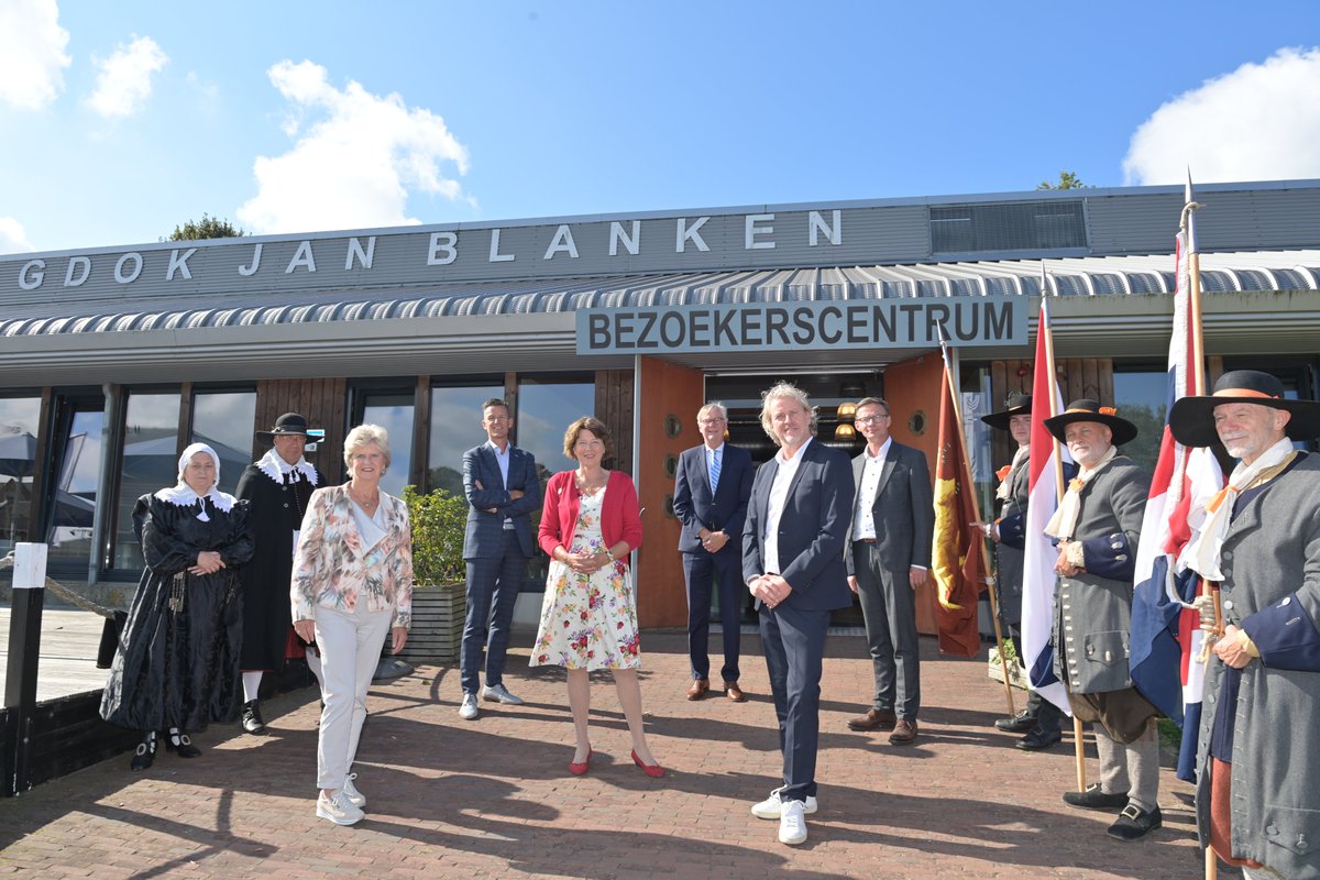 Vandaag mocht ik een trotse, uitgebreide erfgoedlijn 'Historisch Haringvliet' begroeten &amp; feliciteren met een nieuwe naam, nieuwe deelnemers, enthousiaste vrijwilligers &amp; mooie initiatieven. Erfgoed in <a href="/zuid_holland/">Provincie Zuid-Holland</a> is een parel aan de kroon rijker. <a href="/erfgoedhuiszh/">Erfgoedhuis Zuid-Holland</a> <a href="/GeschiedenisZH/">GeschiedenisZH</a>