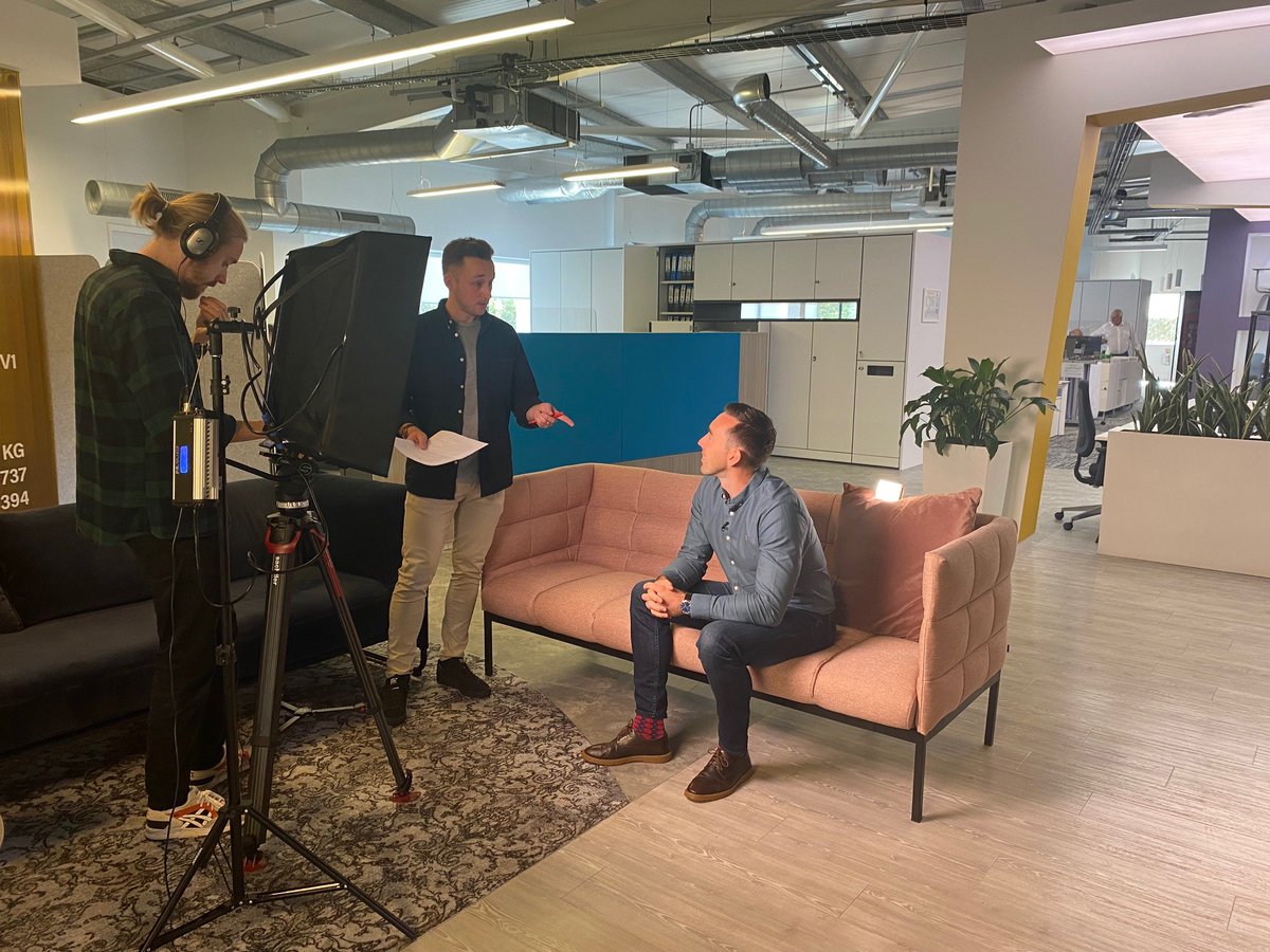 Paramount_db's tweet image. SNEAK PREVIEW 📷 Behind the scenes at Paramount Interiors when we had the super talented guys at @LifeMediaUK with us at Summers House this week ...

👀 We&apos;ve got lots to share with you over the next few months so keep your eyes peeled!