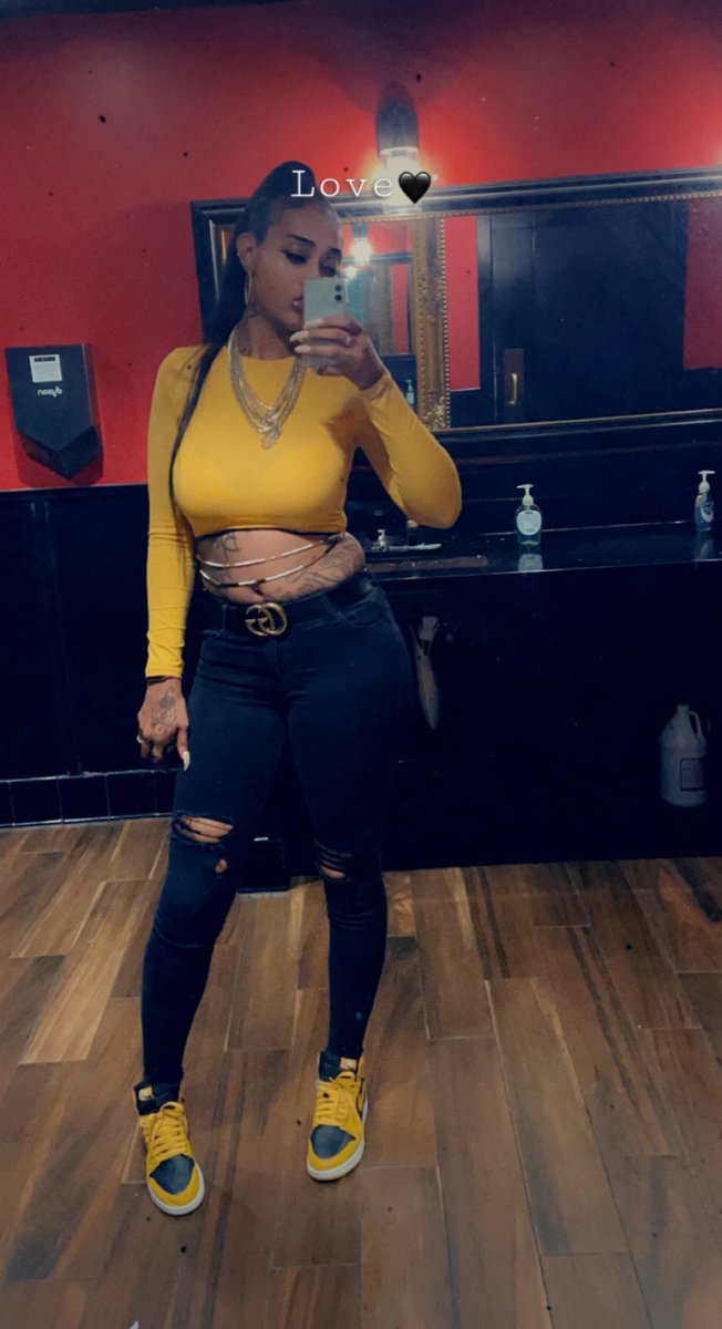 daaj___'s tweet photo. 🐝 https://t.co/JoVaNYHnL2