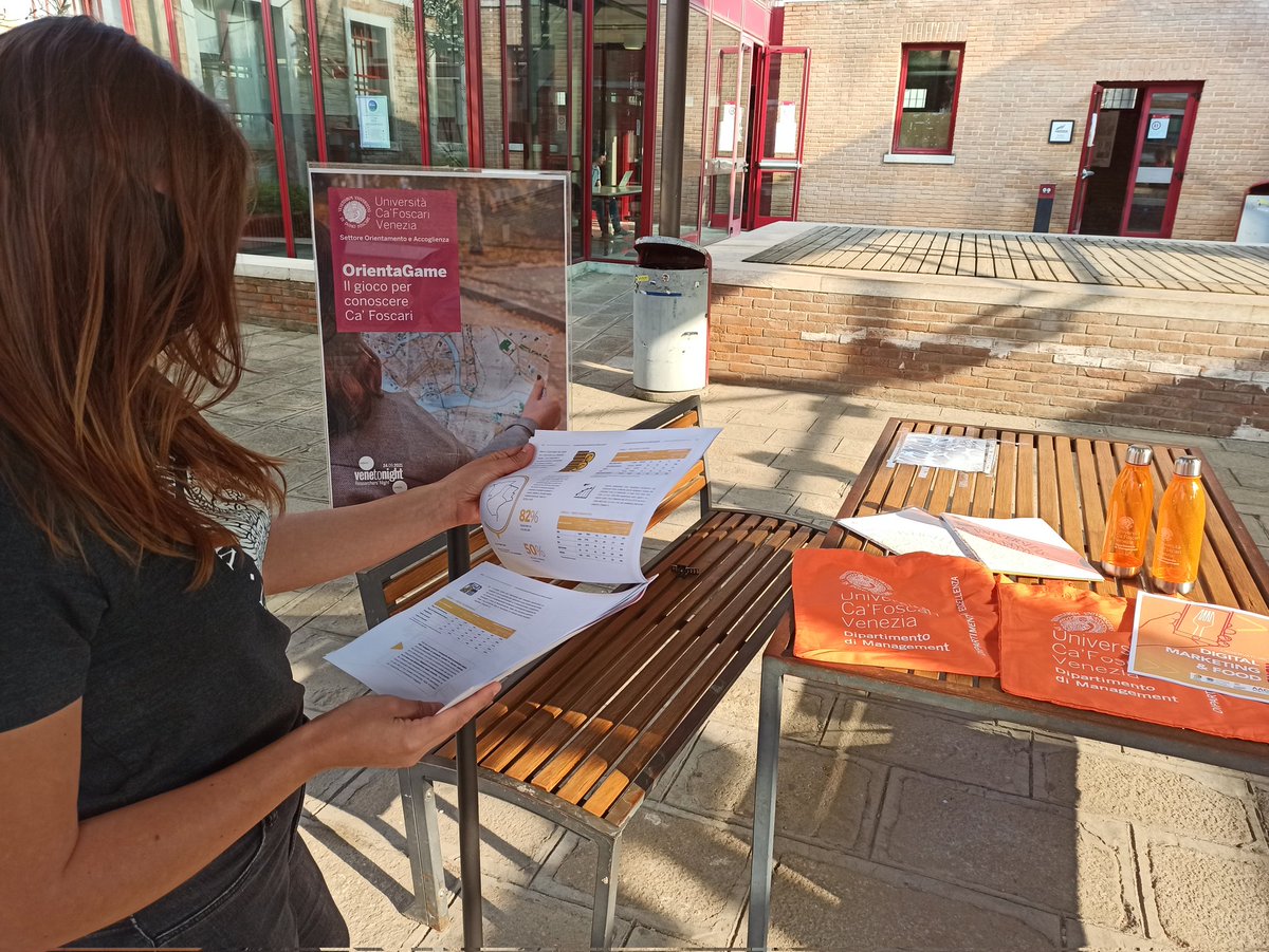 ManagementUnive's tweet photo. Questa sera è #venetonight, la notte della ricerca! 

Anche a #SanGiobbe è tutto pronto per l'OrientaGame, la caccia al tesoro alla scoperta di #CaFoscari.

Aspettiamo le... Future matricole! 😎 https://t.co/I1yPhWdV6g