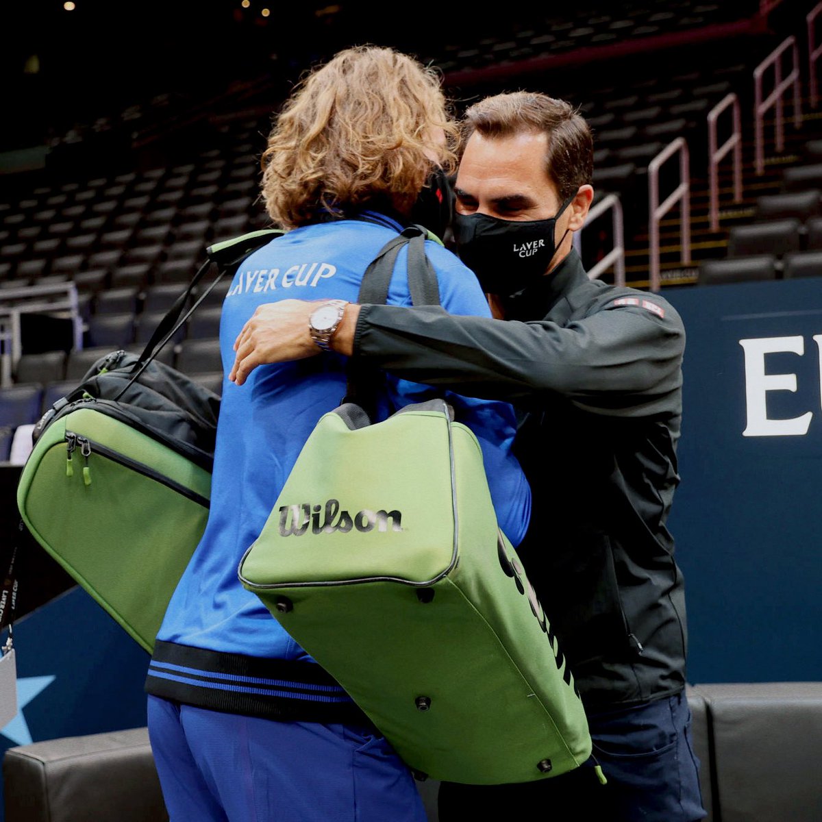 tsitsiarchive's tweet photo. with roger federer 💙 https://t.co/9Gt0oGochW