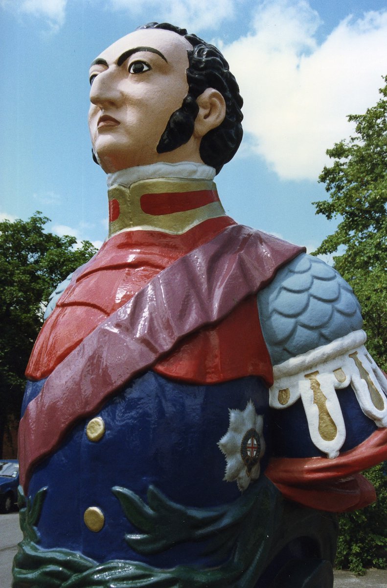 DockyardChatham's tweet photo. This fine chap once protected those on board 74-gun third rate warship #HMSWellesley - today he safeguards The Historic Dockyard Chatham. #OnThisDay in 1940, Wellesley, along with her figurehead, named after the Duke of Wellington, was sunk by a German aircraft off Gravesend. https://t.co/HQu3I9NRD3