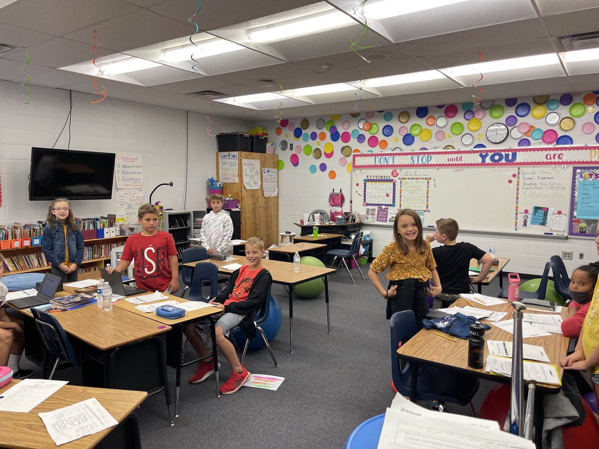 Techy_w_IT's tweet photo. Find someone who… Ss reteaching and reviewing Problem/Solution. #wcedchat https://t.co/ndqfn0xqaN