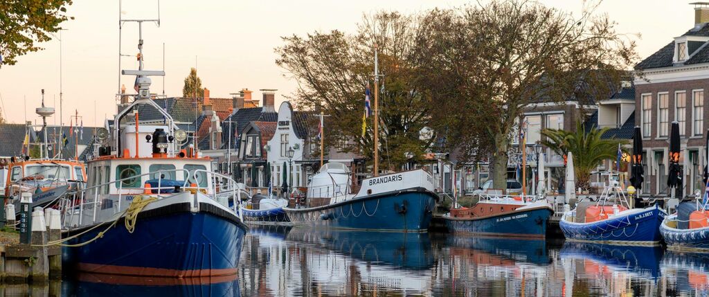 Het is weer zover 🎉. Vandaag komen de historische reddingboten van vereniging de Oude Reddings Glorie in Lemmer bijeen. Op zaterdag zijn de voormalig reddingboten te bewonderen langs de kades van de Binnenhaven.
#lemmer #oudereddingsglorie #historie #varenderfgoed #knrm