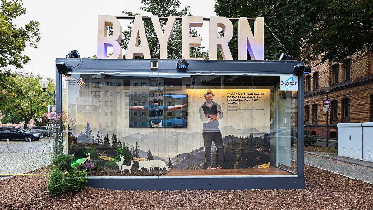 tde_bremen_26's tweet photo. #Bayern – traditionell anders. Erleben Sie das typische Lebensgefühl des Freistaats. Alles zum #Eventcube und der #Vielfalt in #Weißblau auf der #EinheitsEXPO finden Sie hier: https://t.co/8FNXPNXMF0 https://t.co/LmtNnwvCAr