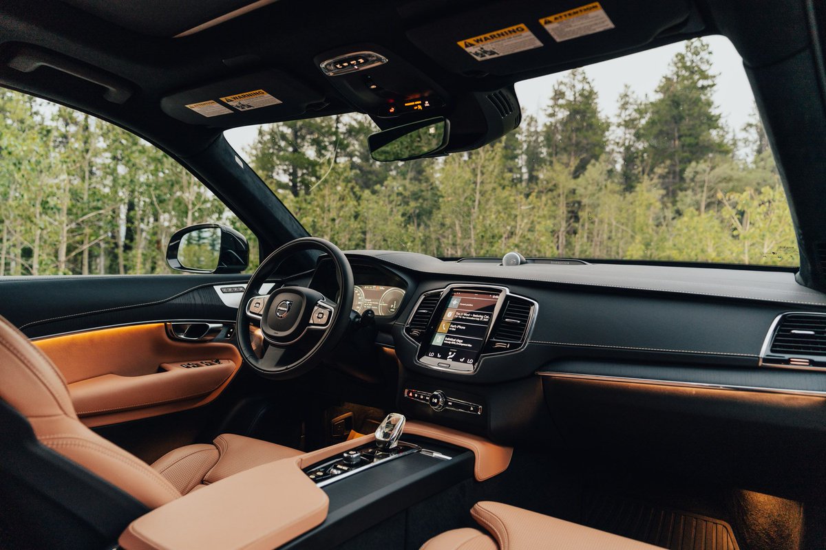 volvocalgary's tweet photo. The Volvo XC90 offers absolute Scandinavian luxury. With a well-equipped interior featuring leather seats, you can experience style and comfort. Visit our dealership today for a test drive. Photo by: @KarlLeePhoto

https://t.co/gsb4ZjFtgA https://t.co/cS5N6O2y2Y