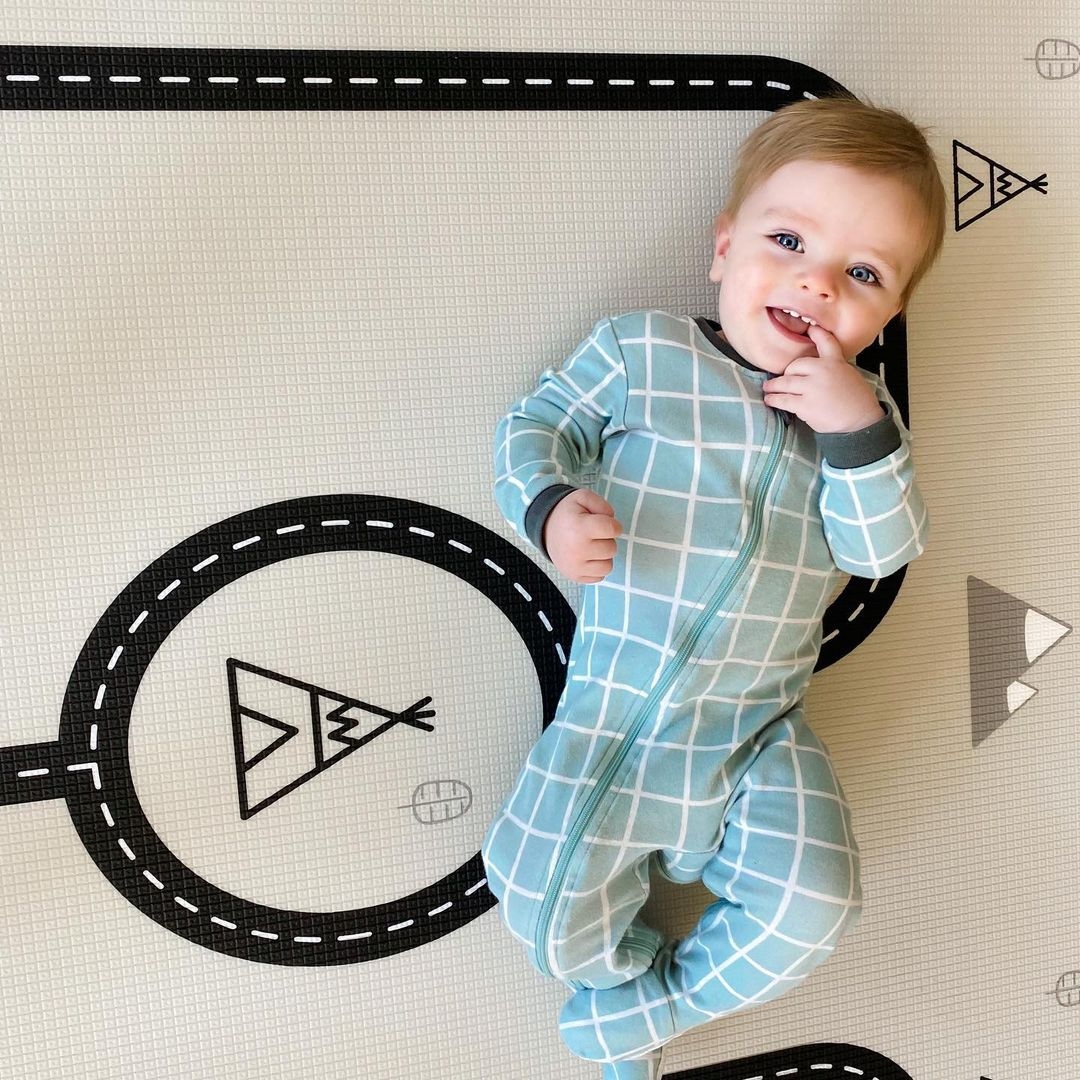 _zippyjamz's tweet photo. The perfect cutie to wear our "Cutie check" jammies! 🚨What a combo!

(📸: @spencer_twins via IG)
#ZippyJamz #BabyFashion #BabyStyle https://t.co/ZhoIM81ZXy