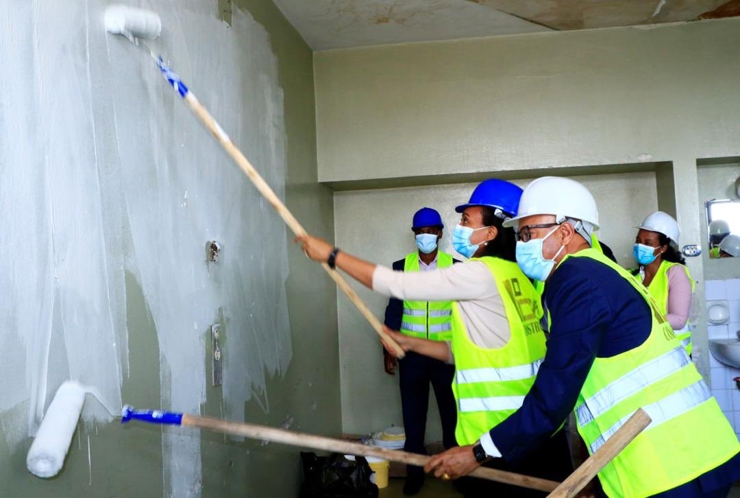 lia_tadesse's tweet photo. The renovation supported by the @WorldBank will include 13 ward renovations including COVID19 patient wards, central kitchen, sanitation, staff and attendant restaurant, nurse stations, sanitation work, patient waiting area and green areas. https://t.co/sFOouWJ48w